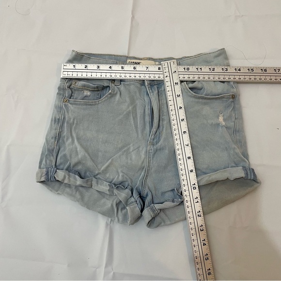 π Garage Distressed Denim Shorts β Size 5 π - Picture 7 of 9
